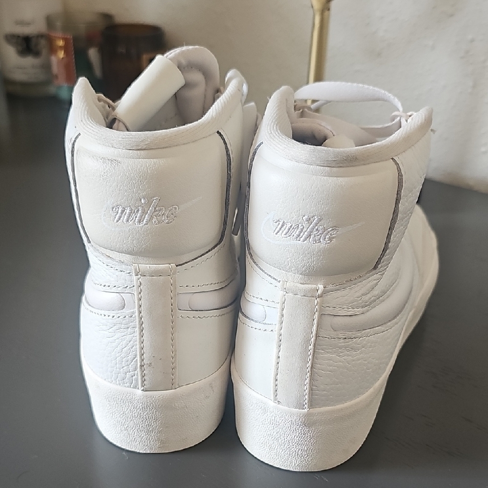Nike Women's Blazer Mid High-Top Sneakers Size 8 Condition 9/10 - Picture 4 of 8